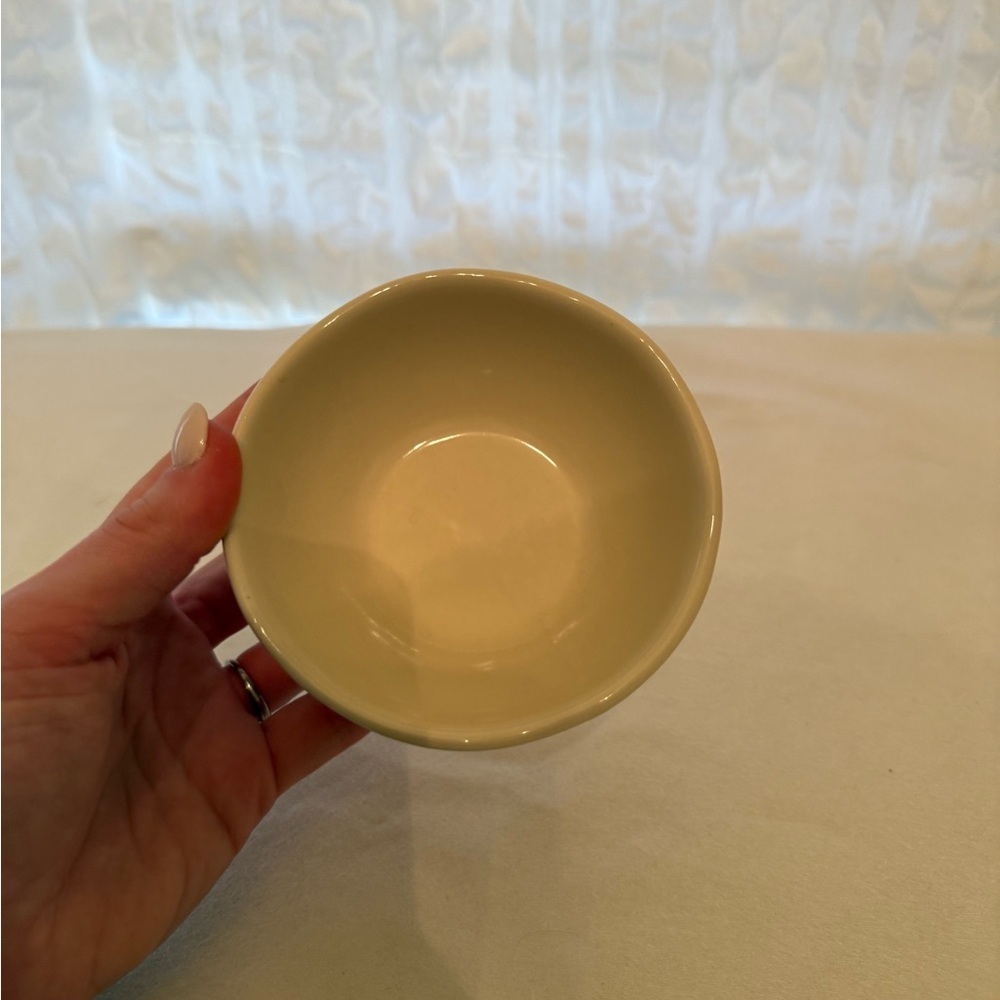 Modern Cream Ceramic Bowl - Picture 3 of 6